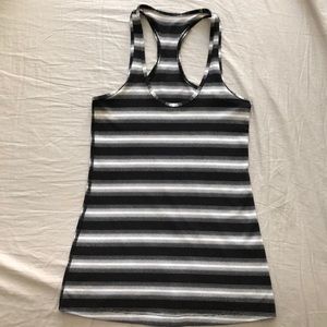 Lululemon racerback tank top women’s size 6